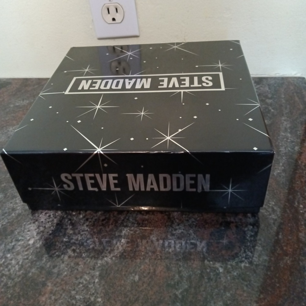 Steve Madden 3-Pc Gift Set Belt Bag + 2 Pouches Coin Purse Earbud Case Black New - Picture 7 of 11